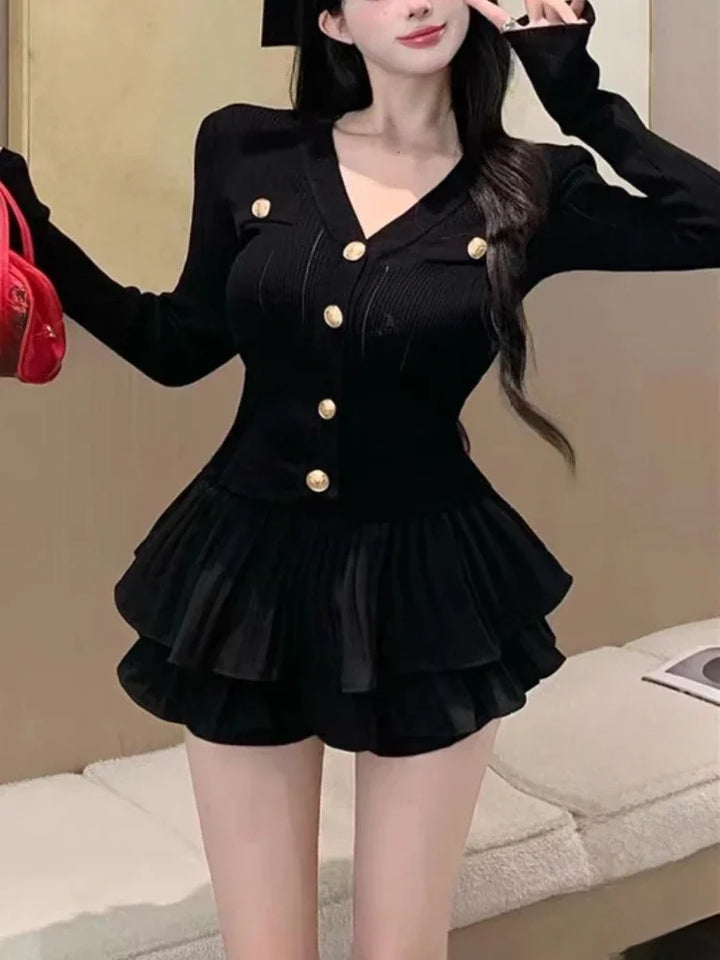 2024 Summer Korea Fashion Knitted Suit Black Slim 2 Piece Skirt Set Casual Elegant Sweater + Women Outwear Casual Y2k Mini Skirt Pastel Kitten