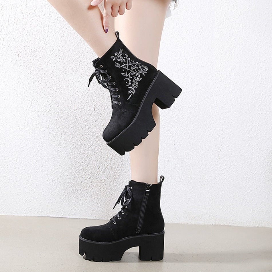 Gothic Fashion Platform Boots - Pastel Kitten