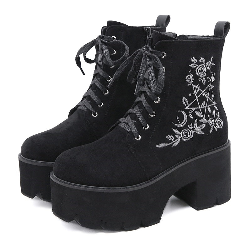 Pastel on sale goth boots