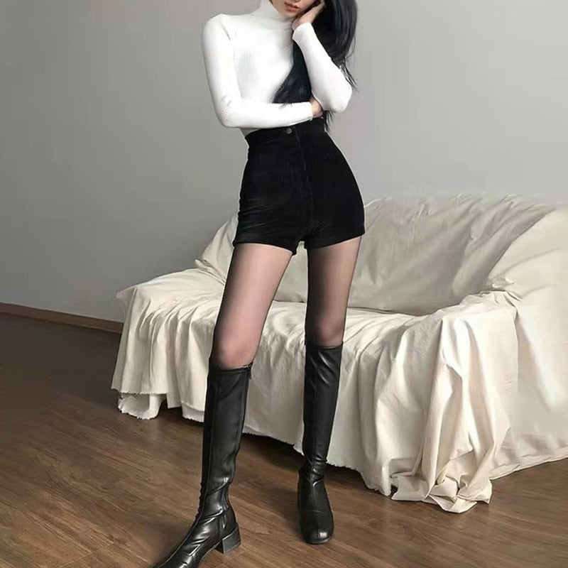 Korean Gothic Shorts - Pastel Kitten